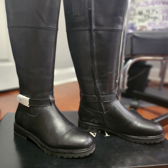 Boots - Picture 2 of 7